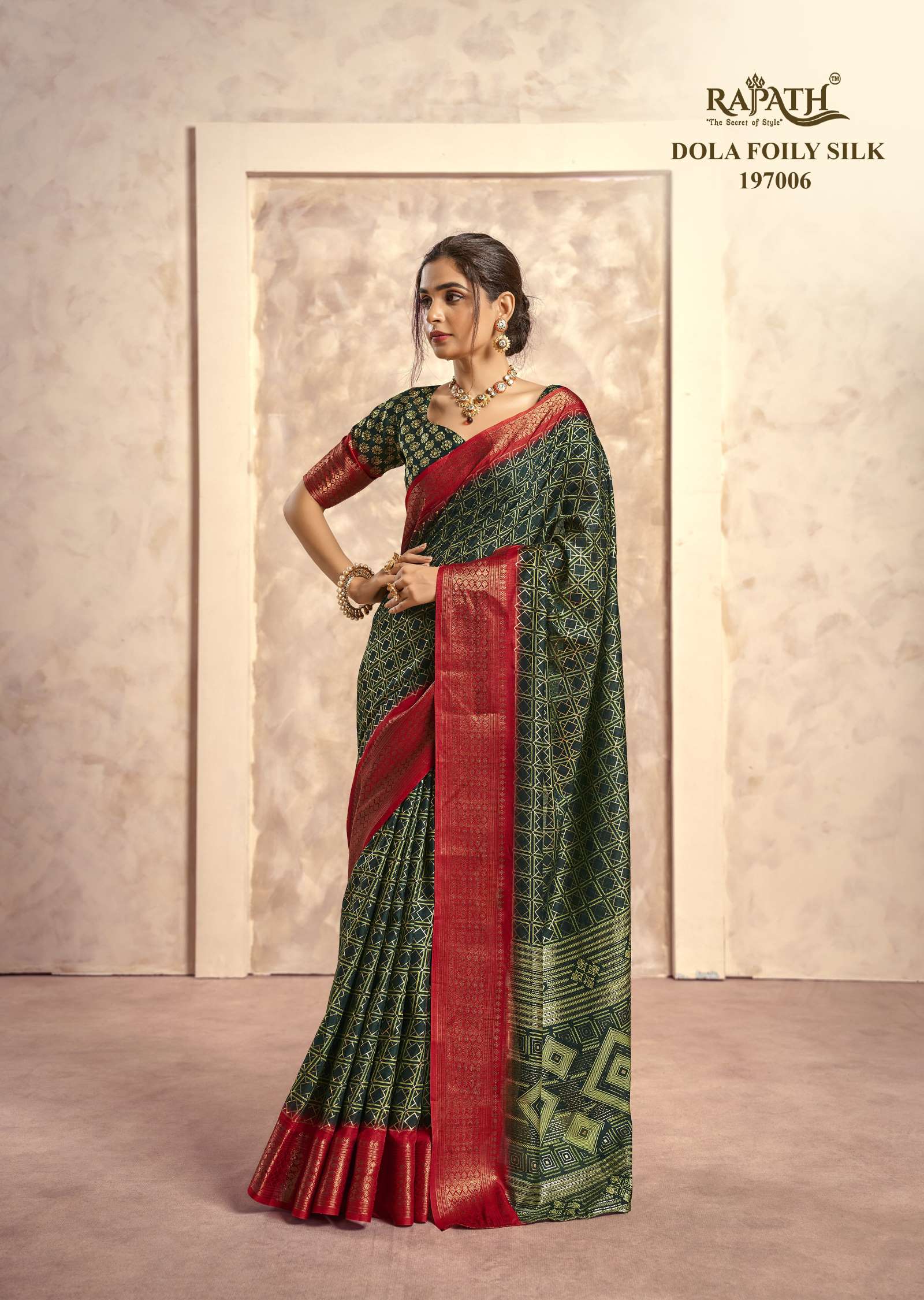 Rajpath Celo Fancy Dola Foily Silk Saree