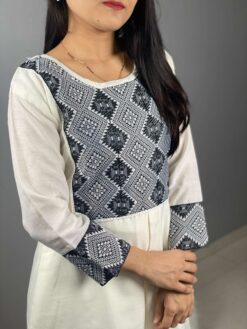 Sumshy White Rani Jacquard Cotton Slub Kurti Pent