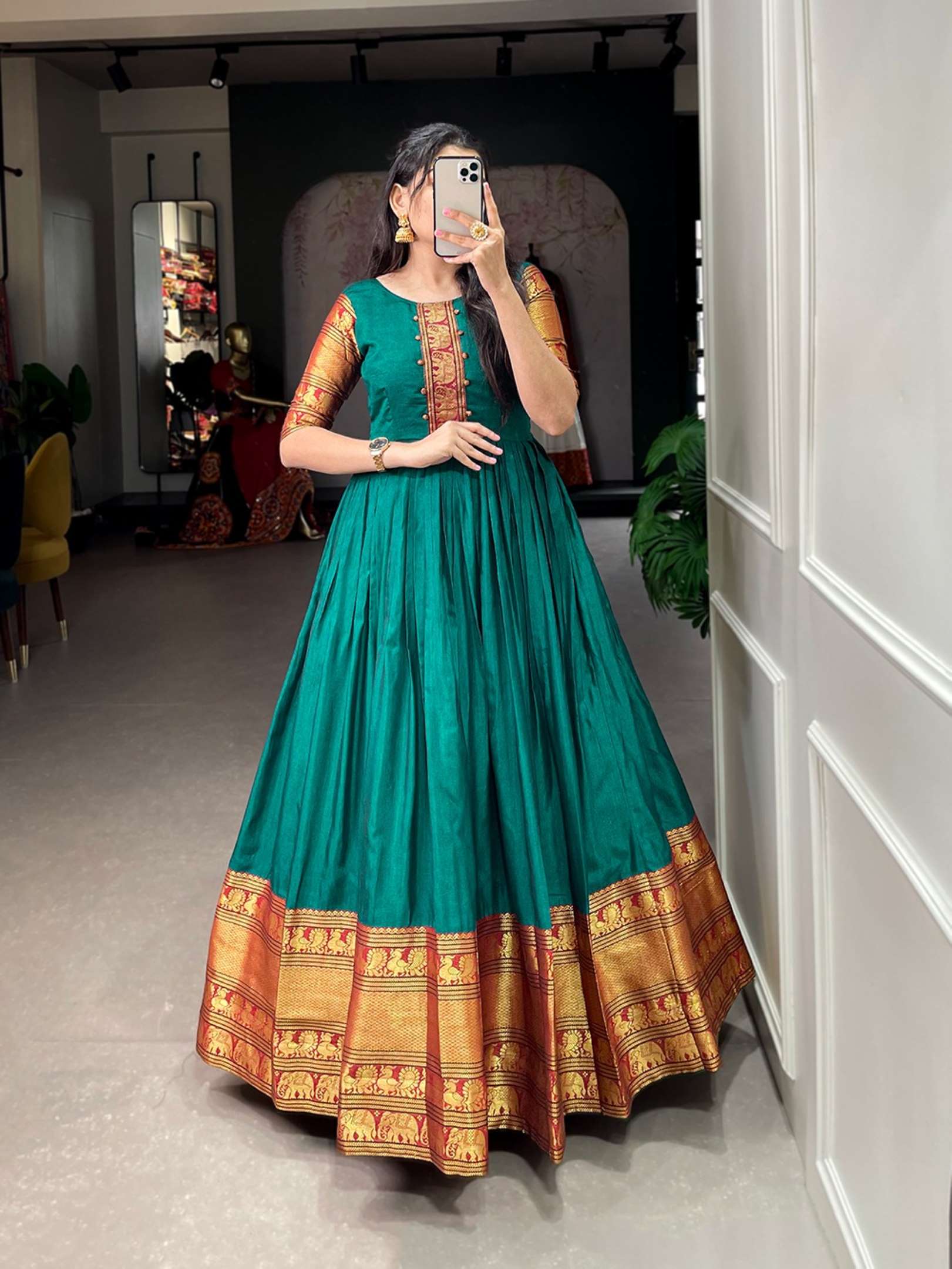 Sumshy Wedding Wear Zari Weaving Narayan Pet Gown