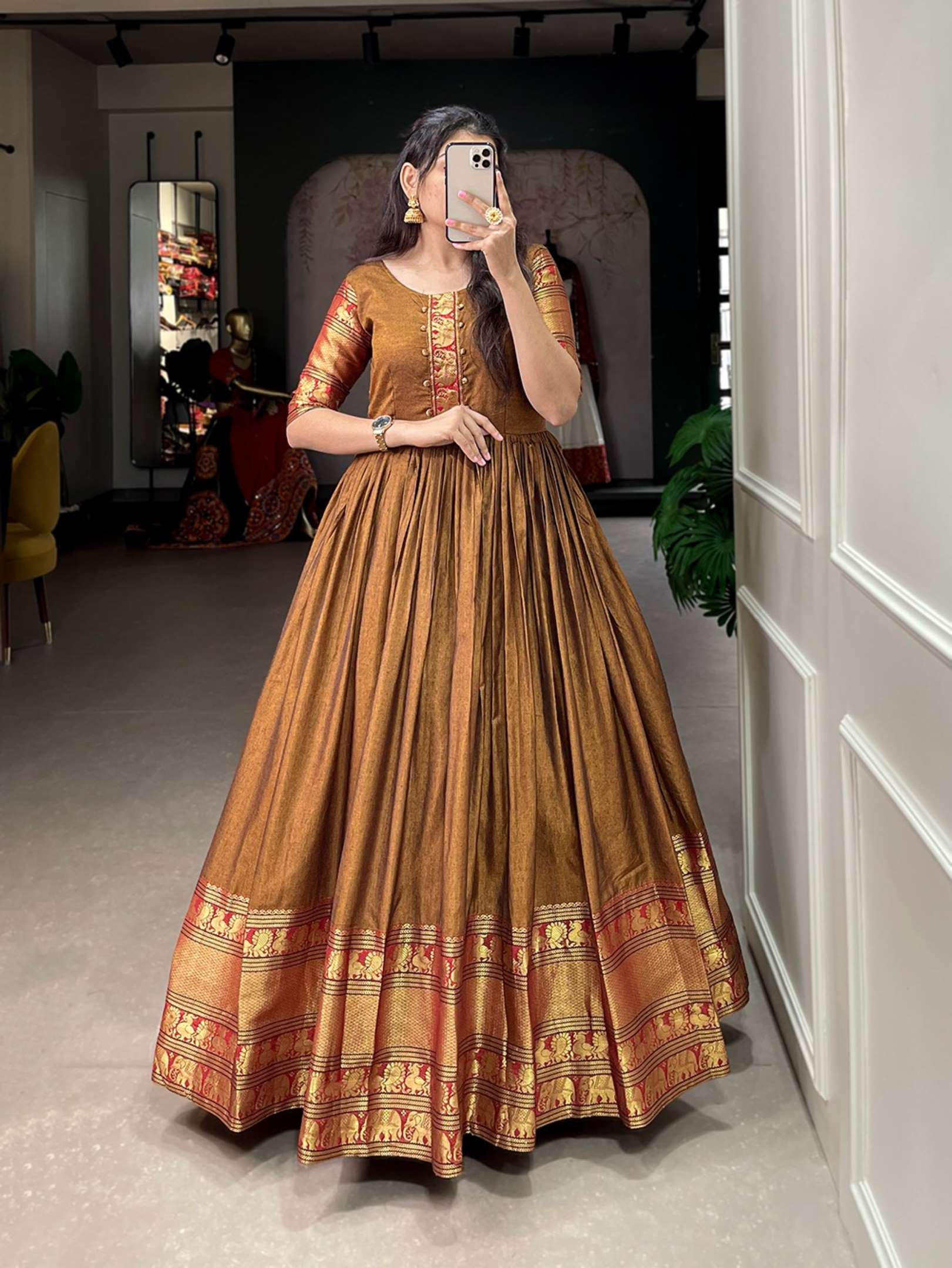 Sumshy Wedding Wear Zari Weaving Narayan Pet Gown