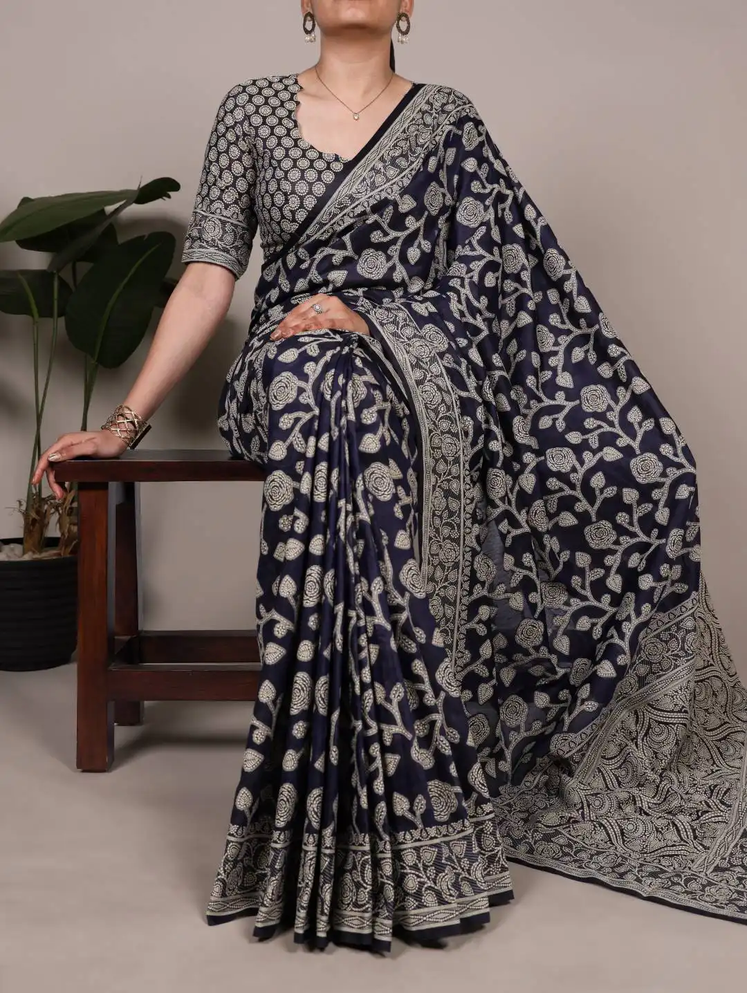 WMN 8004 Cotton Silk Flower Print Saree with Unstitched Blouse Manufacturers in Surat