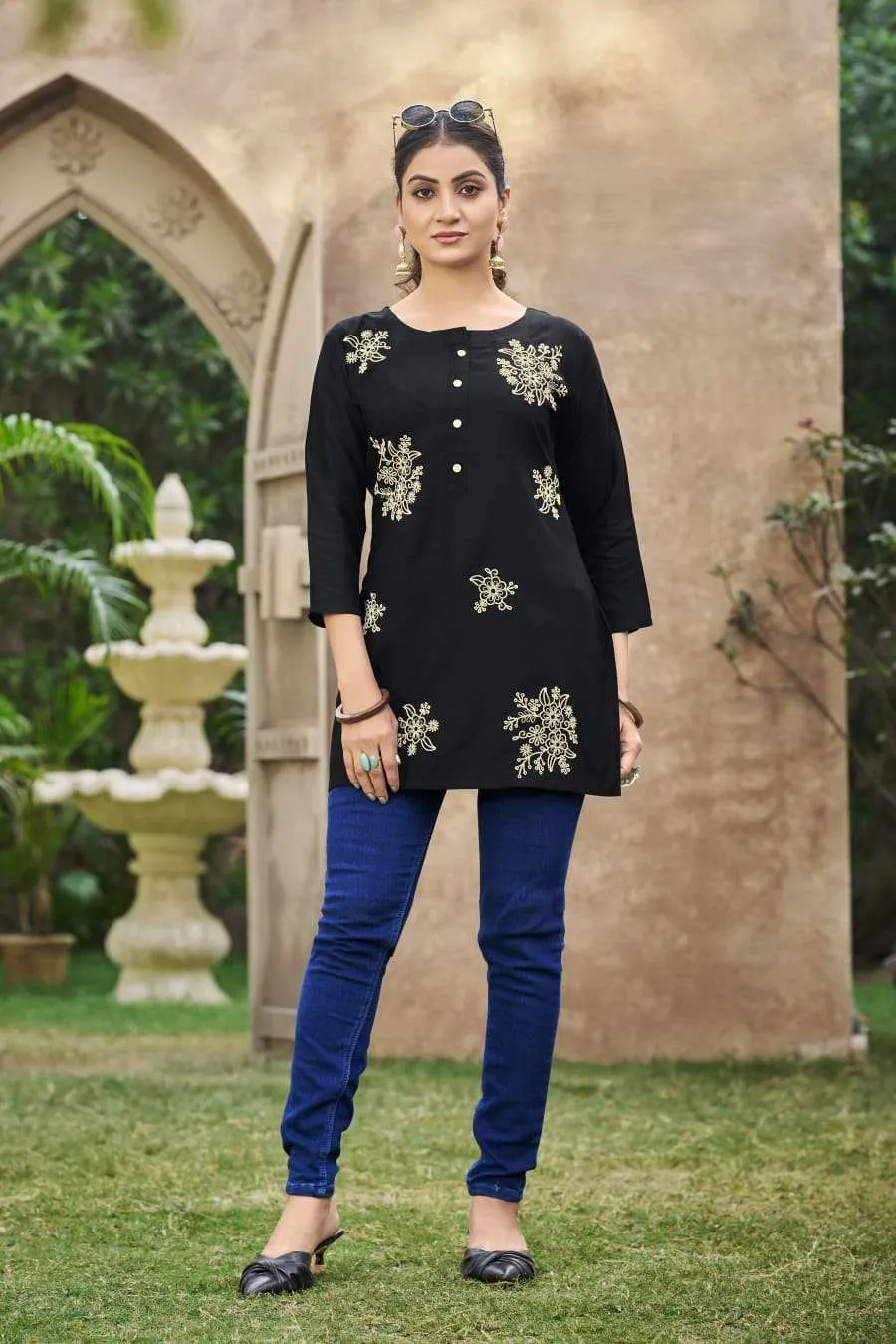 Tips and Tops Rose Kurtis